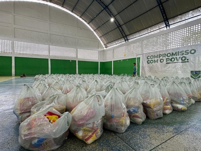Assistência Social beneficia 350 famílias cadastradas com distribuição de cestas básicas