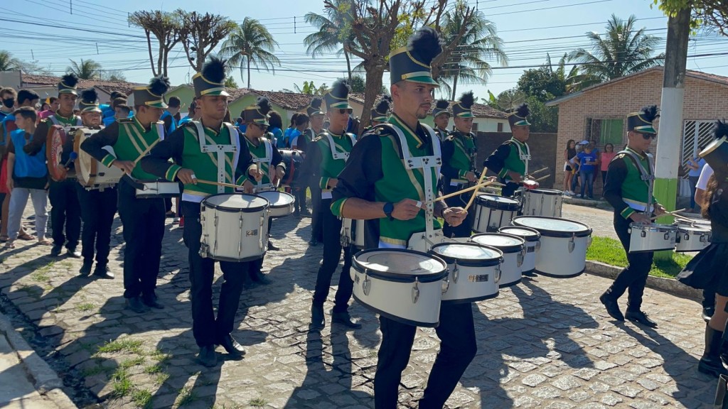 Banda "Wilson Lisboa Jr" desfila em abertura dos Jogos Escolares da Escola Municipal Daura Ribeiro