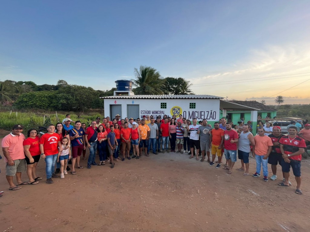 Prefeitura entrega vestiário do Campo de Futebol na comunidade Barro Vermelho